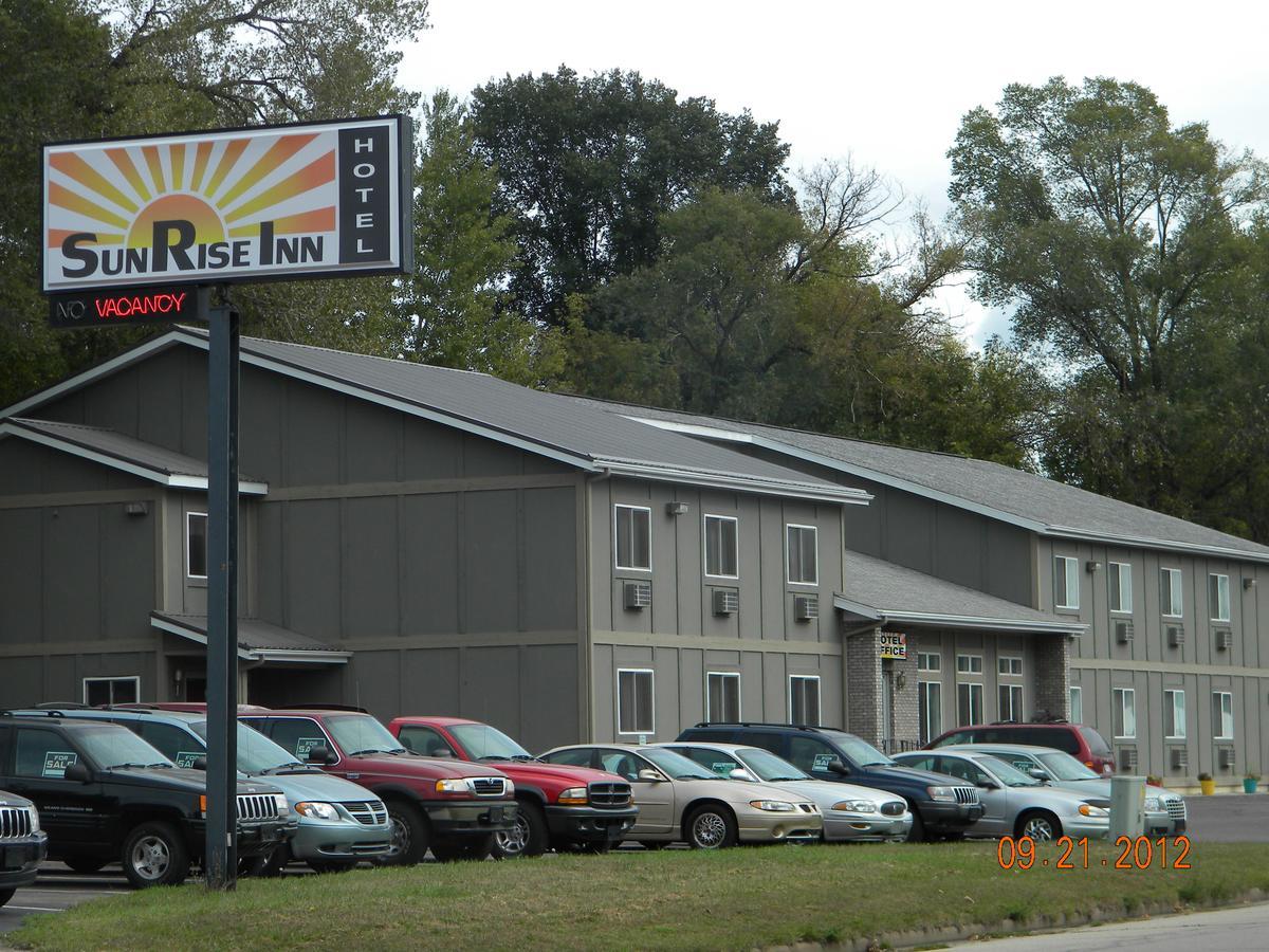 Sunrise Inn Hotel Mondovi Exterior photo